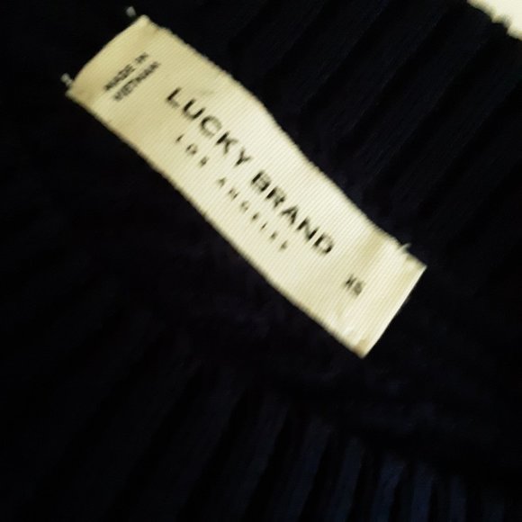 On Trend Lucky Brand Reversible Sweater Sz XS - Picture 4 of 15